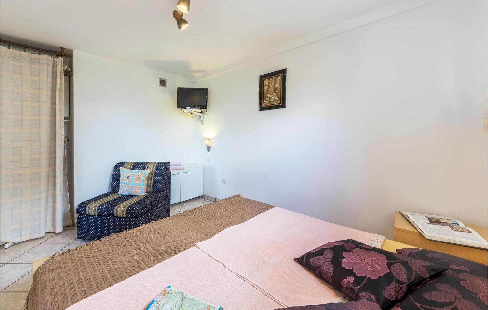 Gorgeous Apartment In Pula With Wifi Екстериор снимка